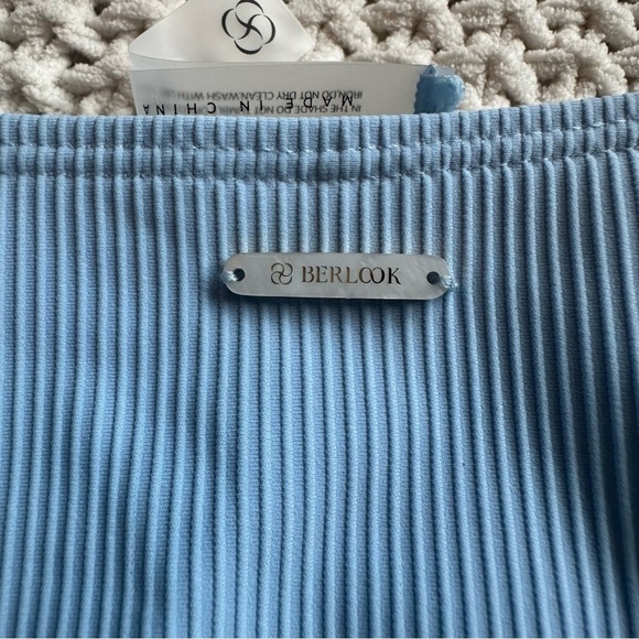 Berlook NEW Powder Blue V-Neck Knot Triangle Bikini Set Top Bottoms Women’s XL - Picture 11 of 12